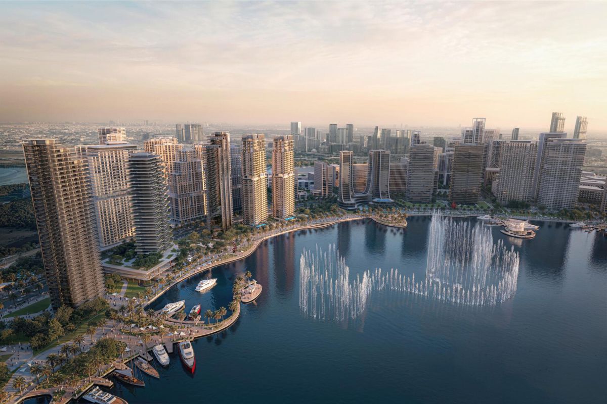 Вид с высоты птичьего полёта на комплекс Artistry One Residences на берегу Дубайского канала в районе d3